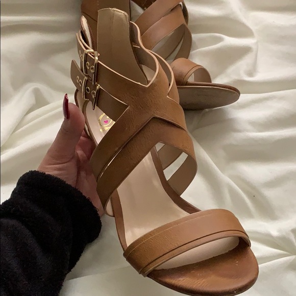 Heels - Picture 3 of 3